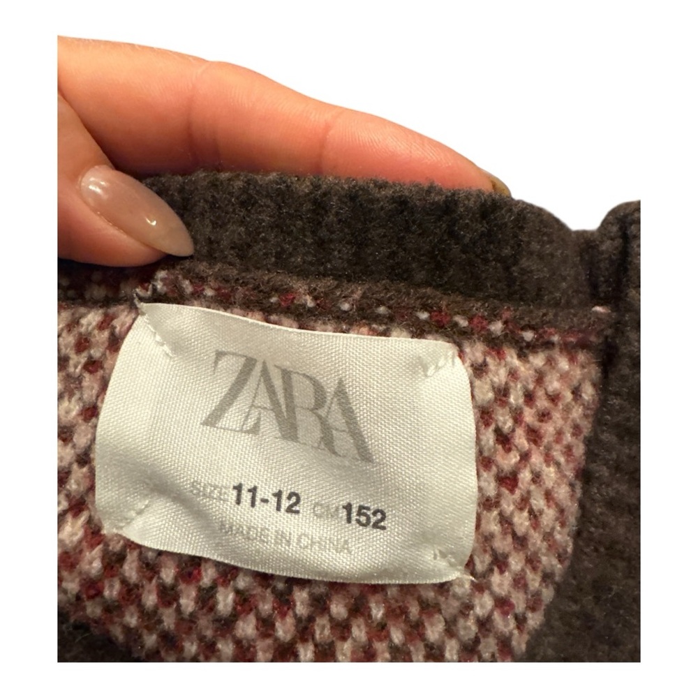 ZARA Argyle Knit Sweater & Skirt Set – Size 11-12 (Fits Women’s XS)
AA01 - Picture 10 of 11